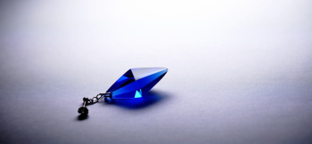 Standard Dreamblue / コバルトブルー(ピアス) 「Standard Dreamblue」のスタイリッシュなピアス。 ラフォルム ガラスジュエリー ガラスアクセサリー