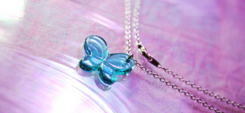 Sweet butterfly チェーンに合わせると素敵です。 ラフォルム ガラスジュエリー ガラスアクセサリー