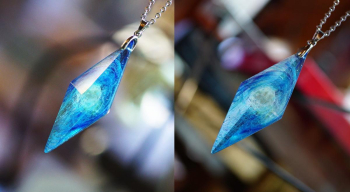Dreamblue ～ Genesis of the universe ～ 煌きの青い宇宙を八面体の内部に。 ラフォルム ガラスジュエリー ガラスアクセサリー