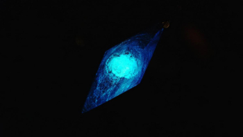 Dreamblue ～ Genesis of the universe ～ 暗闇では神秘的な光を放つ蓄光加工。 ラフォルム ガラスジュエリー ガラスアクセサリー