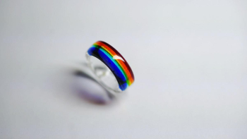 Cross the rainbow 虹色のガラスリング ラフォルム ガラスジュエリー ガラスアクセサリー