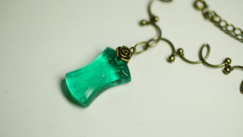 Antique rose ～ 聖水の泉Ⅱ ～ ライトアクアマリンブルー青緑の色味。 ラフォルム ガラスジュエリー ガラスアクセサリー