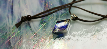 Spectrum galaxy 世界にひとつ、ガラス×シルバーのオリジナルコラボレーションペンダントです。 ラフォルム ガラスジュエリー ガラスアクセサリー