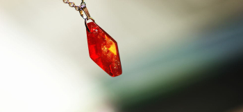 Petit Diamond ～ 笑顔の思い出 ～ 温かみのあるオレンジ色です。 ラフォルム ガラスジュエリー ガラスアクセサリー