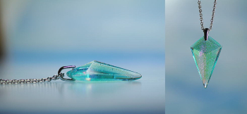 Aqua blue galaxy 淡いアクアブルーの美しいペンダント。 ラフォルム ガラスジュエリー ガラスアクセサリー