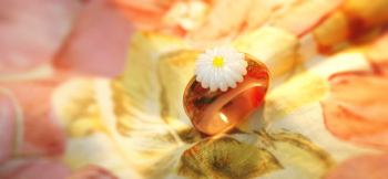 My beloved / リング 可愛らしい一輪の花をあしらったデザインリングです。 ラフォルム ガラスジュエリー ガラスアクセサリー