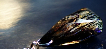 ラフォルム ガラスジュエリー ガラスアクセサリー Crystallization galaxy 『冬のかけら』のフォルムをモチーフに、内部を『Aurora of galaxy.』風に表現いたしました。内部の仕様を一層ランクアップして、大変美しく神秘…