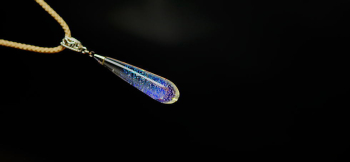 Crystal rain 細身でスタイリッシュなしずくタイプペンダント。 ラフォルム ガラスジュエリー ガラスアクセサリー