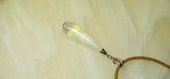 Crystal rain クリアーをベースにしています。フリーサイズで調整も簡単な組み紐付き。 ラフォルム ガラスジュエリー ガラスアクセサリー