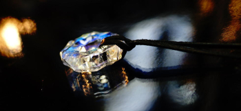 SPARKLING FROZEN CIRCLE 存在感のある世界にひとつのオリジナルガラスペンダント。 ラフォルム ガラスジュエリー ガラスアクセサリー