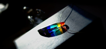 Rainbow sword 光が透過して虹の色合いが大変美しいです。 ラフォルム ガラスジュエリー ガラスアクセサリー
