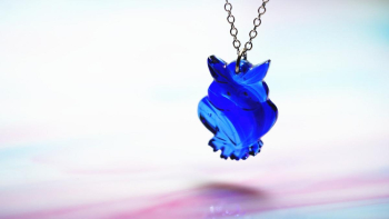 百福(ももふく)シリーズ ~ ふくまる ~ ミミズクのかわいらしいペンダント。 ラフォルム ガラスジュエリー ガラスアクセサリー