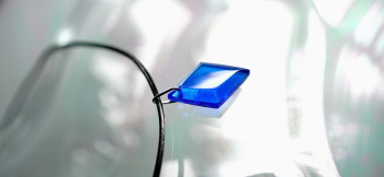 真実の青 ～ Luminous diamond ～ トゥルーブルーの色合い。 ラフォルム ガラスジュエリー ガラスアクセサリー