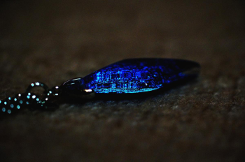 Cool Rhombus ～ 麗 ～ ターコイズブルーの優しく神秘的な蓄光が素敵です。 ラフォルム ガラスジュエリー ガラスアクセサリー