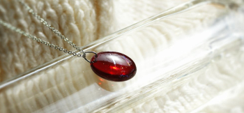 Garnet planet ポイントのレインボーラメ。 ラフォルム ガラスジュエリー ガラスアクセサリー