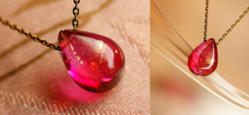 ROSE TEAR 細身のチェーンを直接トップに通しています。 ラフォルム ガラスジュエリー ガラスアクセサリー