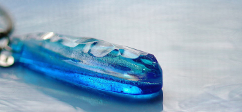 Water universe ～ 煌きの天の川 ～ 表面のランダムなカット。 ラフォルム ガラスジュエリー ガラスアクセサリー