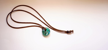 Dear forest ring コードはお肌に優しい組み紐をお付けしております。お好きな長さに調整が可能です。 ラフォルム ガラスジュエリー ガラスアクセサリー