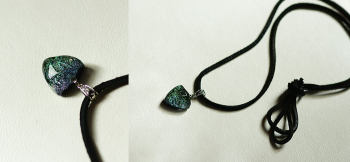 Polarized light cosmic 本革コードはフリーサイズ。長めでペンダントに、短めでチョーカーにとご愛用いただけそうです。 ラフォルム ガラスジュエリー ガラスアクセサリー