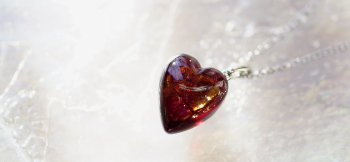 心からの愛を込めて ～ Elegant heart ～ 上品な色合いと煌きのメモリアルペンダント。 ラフォルム ガラスジュエリー ガラスアクセサリー