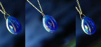 Sea Egg ～ 煌きの水面 ～ ダイクロ偏光ガラスは見る角度や光の当たり方で、変幻自在に表情を変えます。 ラフォルム ガラスジュエリー ガラスアクセサリー