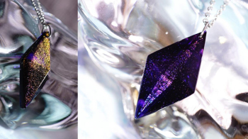 Purple universe of stardust 見る角度や光の当たり方で表情が変化するラメ。 ラフォルム ガラスジュエリー ガラスアクセサリー