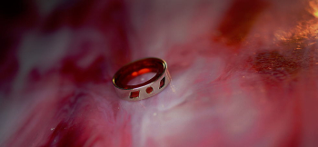 Proof of love ～ Red Moon ～ 周囲のSilver925製リングに、すかし模様を施しております。 ラフォルム ガラスジュエリー ガラスアクセサリー