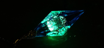 Dreamblue ～ Dichroic Earth ～ 内部球体風部分に美しい蓄光加工を施しております。 ラフォルム ガラスジュエリー ガラスアクセサリー