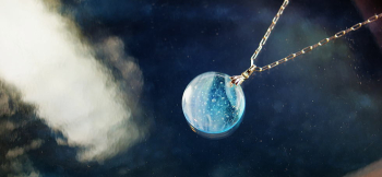 青の星雲 白い薄雲の流れ。 ラフォルム ガラスジュエリー ガラスアクセサリー