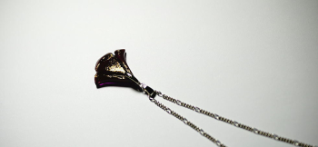 Antique style flower 存在感のある素敵なペンダント。 ラフォルム ガラスジュエリー ガラスアクセサリー