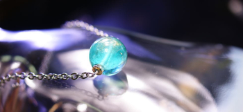 Aqua sea planet 透明色のライトアクアマリンブルーは優しいイメージです。 ラフォルム ガラスジュエリー ガラスアクセサリー