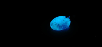 Natural snow stone 暗闇では神秘的な光を放ちます。 ラフォルム ガラスジュエリー ガラスアクセサリー