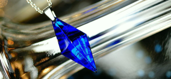 True blue treasure 内部には様々な色合いに変化するラメを施しました。 ラフォルム ガラスジュエリー ガラスアクセサリー