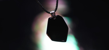 Modern Glass Onyx シンプルなブラックの色合いと不定形のフォルム。 ラフォルム ガラスジュエリー ガラスアクセサリー