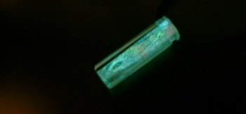 虹の夢を渡って ブルー、グリーン、そしてレッドの蓄光を天の川の流れのように施しました。 ラフォルム ガラスジュエリー ガラスアクセサリー