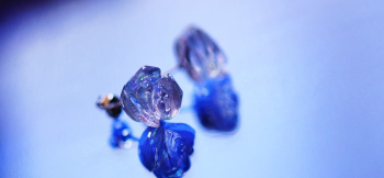 可憐 ～ Crystal rose ～ 透明感のある美しいガラスのバラの両耳用ピアス。 ラフォルム ガラスジュエリー ガラスアクセサリー