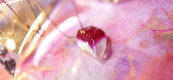 Rose fang ～ Love ～ 先端は、丸味を残しながら尖らせた牙をイメージしています。 ラフォルム ガラスジュエリー ガラスアクセサリー