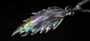 Pure dream wing 美しいダイクロ偏光ガラスの煌き。 ラフォルム ガラスジュエリー ガラスアクセサリー