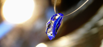 BLUE ROCK ICE 氷のかけらのようなイメージ。 ラフォルム ガラスジュエリー ガラスアクセサリー