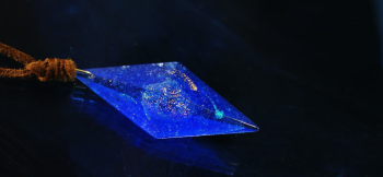 Dreamblue ～ Rhombic luminous galaxy ～ 存在感のあるライトスカイブルー。 ラフォルム ガラスジュエリー ガラスアクセサリー