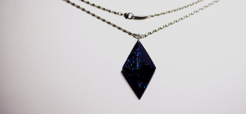 BLUE PLANET DIAMOND ～ Large universe ～ 特徴的なステンレス製渦巻チェーン付き。 ラフォルム ガラスジュエリー ガラスアクセサリー