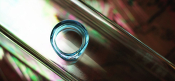 Mystical ring 蛍光灯の光には、優しいブルーの色合いに変化します。 ラフォルム ガラスジュエリー ガラスアクセサリー