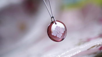 花菱 ～ HANABISHI / Plum ～ ライトプラムの優しい色味でお作りいたしました。 ラフォルム ガラスジュエリー ガラスアクセサリー