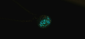 Existence galaxy 美しいターコイズブルーの蓄光加工。 ラフォルム ガラスジュエリー ガラスアクセサリー