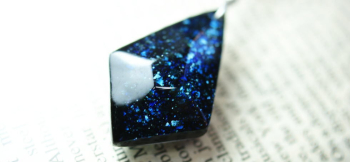Sparkle blue diamond 内部にはブルーの煌びやかなラメ入り。 ラフォルム ガラスジュエリー ガラスアクセサリー