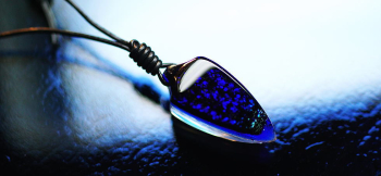 Pendulum spear 表裏面で表情を変える素敵な逸品。 ラフォルム ガラスジュエリー ガラスアクセサリー