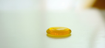 Beloved ~ ellipse ~ 厚みを抑えた小さな楕円形のオブジェです。内部に「思い出の大切なもの」を封入し、裏面には文字彫刻を行っております。 ラフォルム ガラスジュエリー ガラスアクセサリー