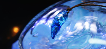 Aqua fang ~ Aspiration ~ 牙をイメージしたフォルムです。 ラフォルム ガラスジュエリー ガラスアクセサリー