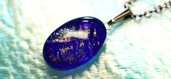 Blue shiny jewel 内部に2種類のラメが煌きます。 ラフォルム ガラスジュエリー ガラスアクセサリー