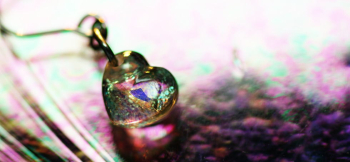 Petit brightness heart ダイクロ偏光ガラスの輝きがとっても美しいです。 ラフォルム ガラスジュエリー ガラスアクセサリー